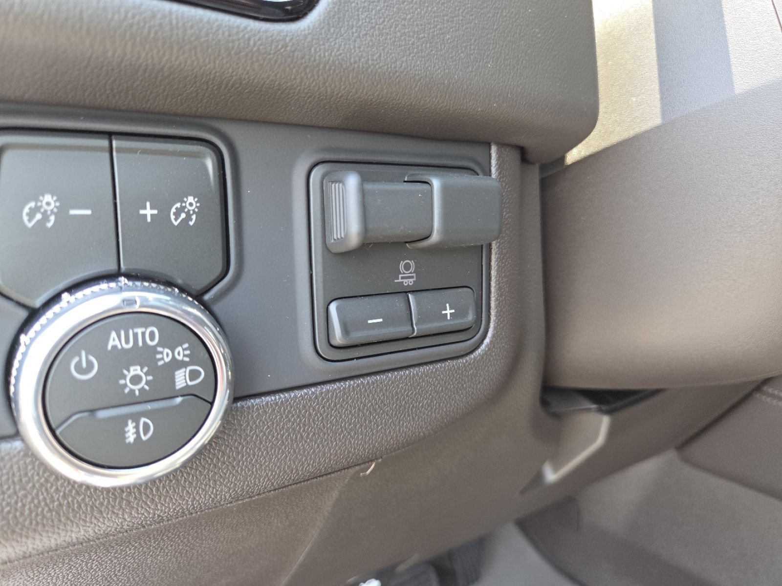 New 2026 GMC Yukon XL Elevation w/ Elevation Premium Package AWD/4WD image 17