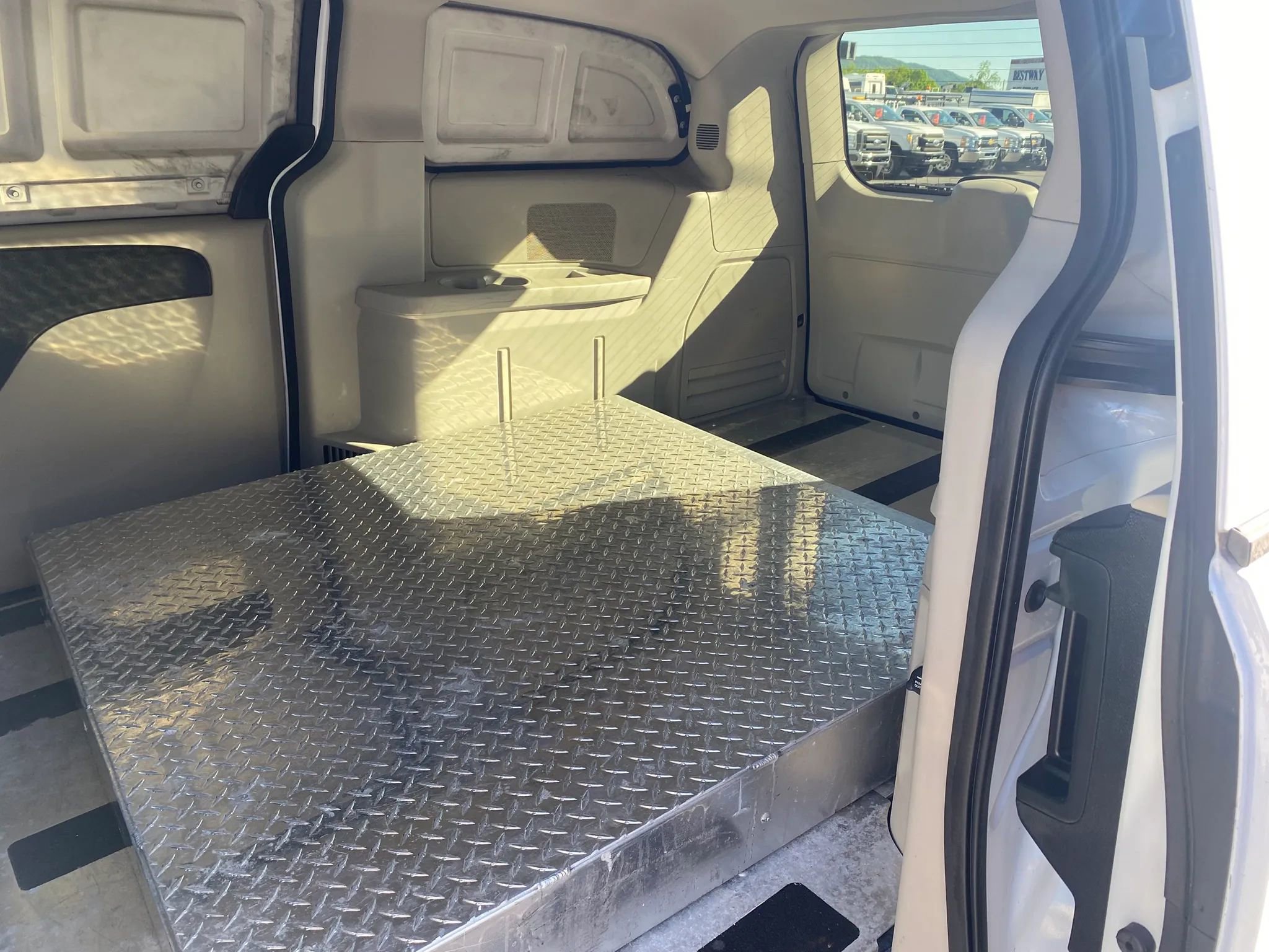 Used 2014 RAM C/V Tradesman FWD image 27