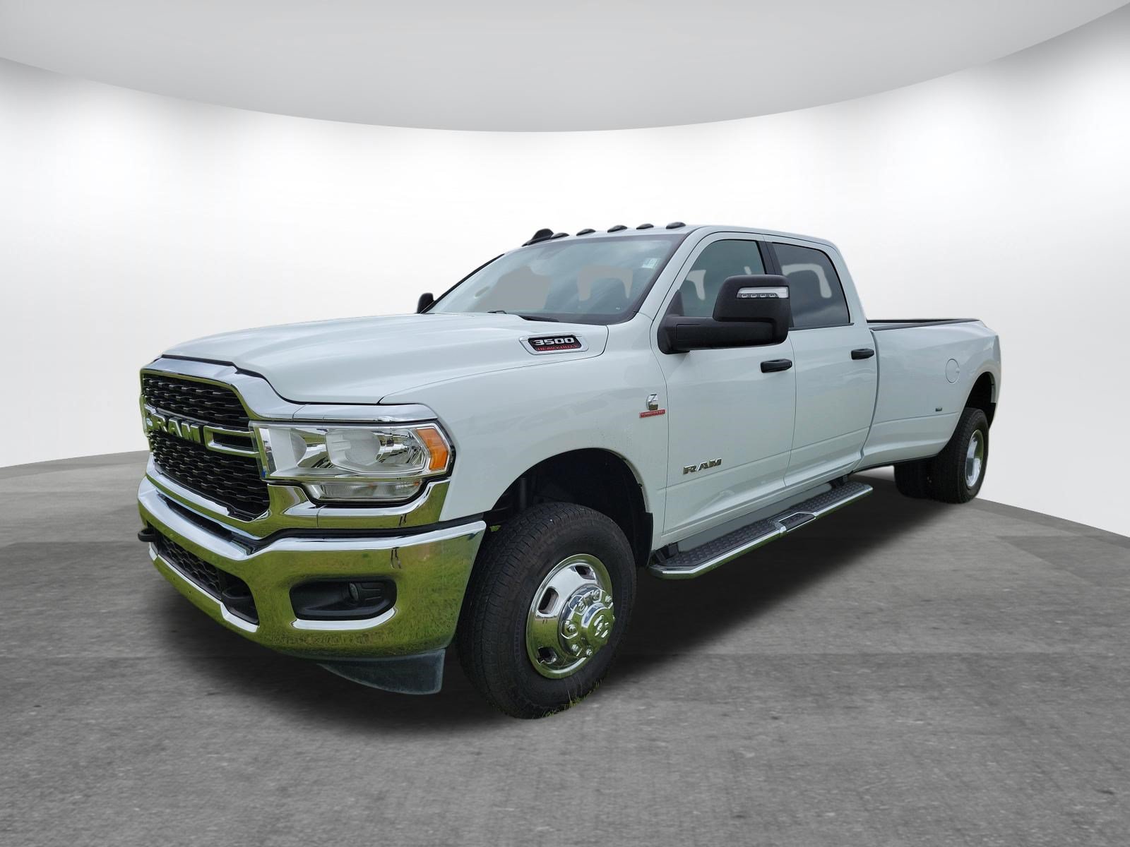Used 2024 RAM 3500 Big Horn AWD/4WD image 3