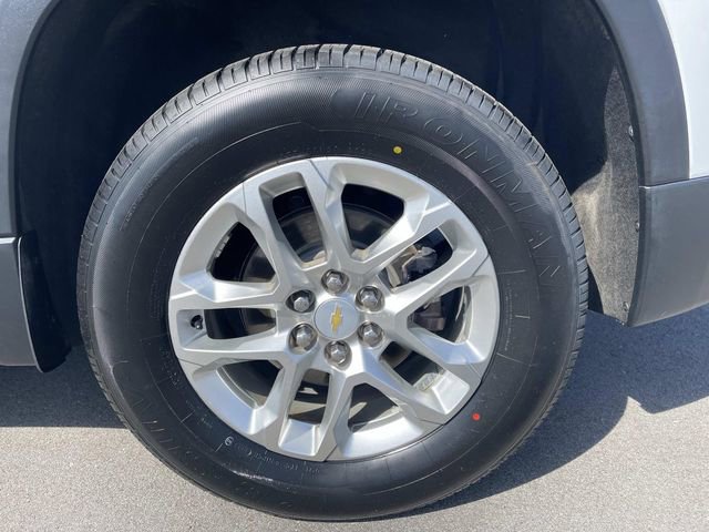 Used 2020 Chevrolet Traverse LT FWD image 11