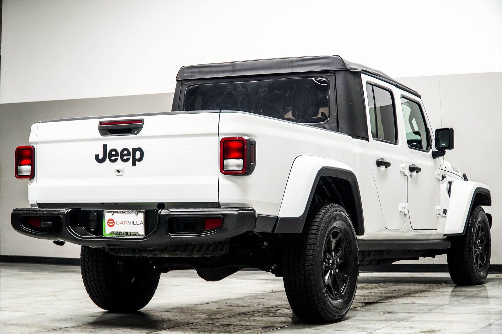 Used 2022 Jeep Gladiator Willys AWD/4WD image 12