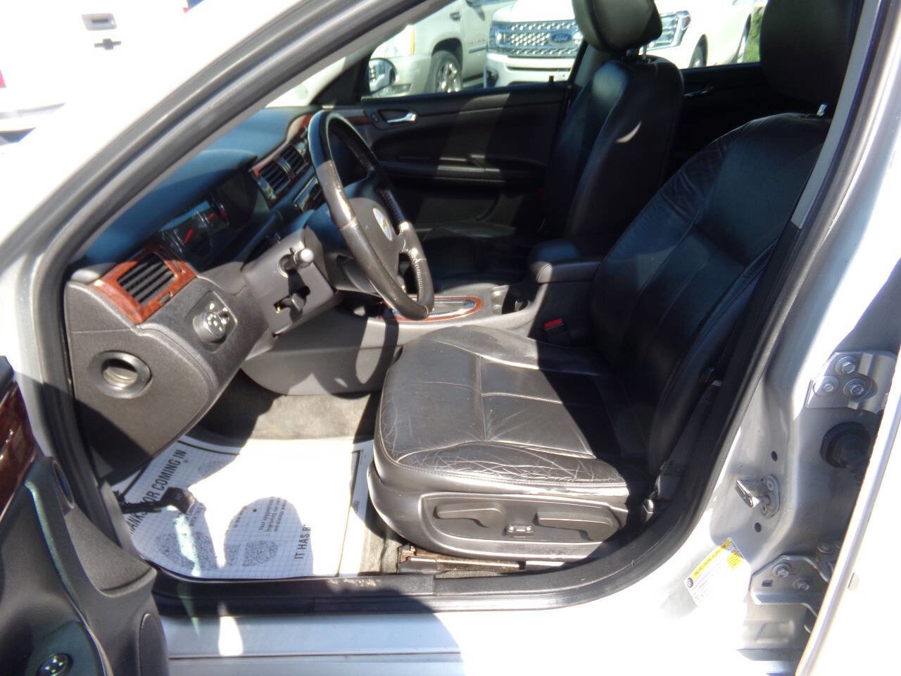 Used 2011 Chevrolet Impala LT w/ Luxury Edition Package image 15