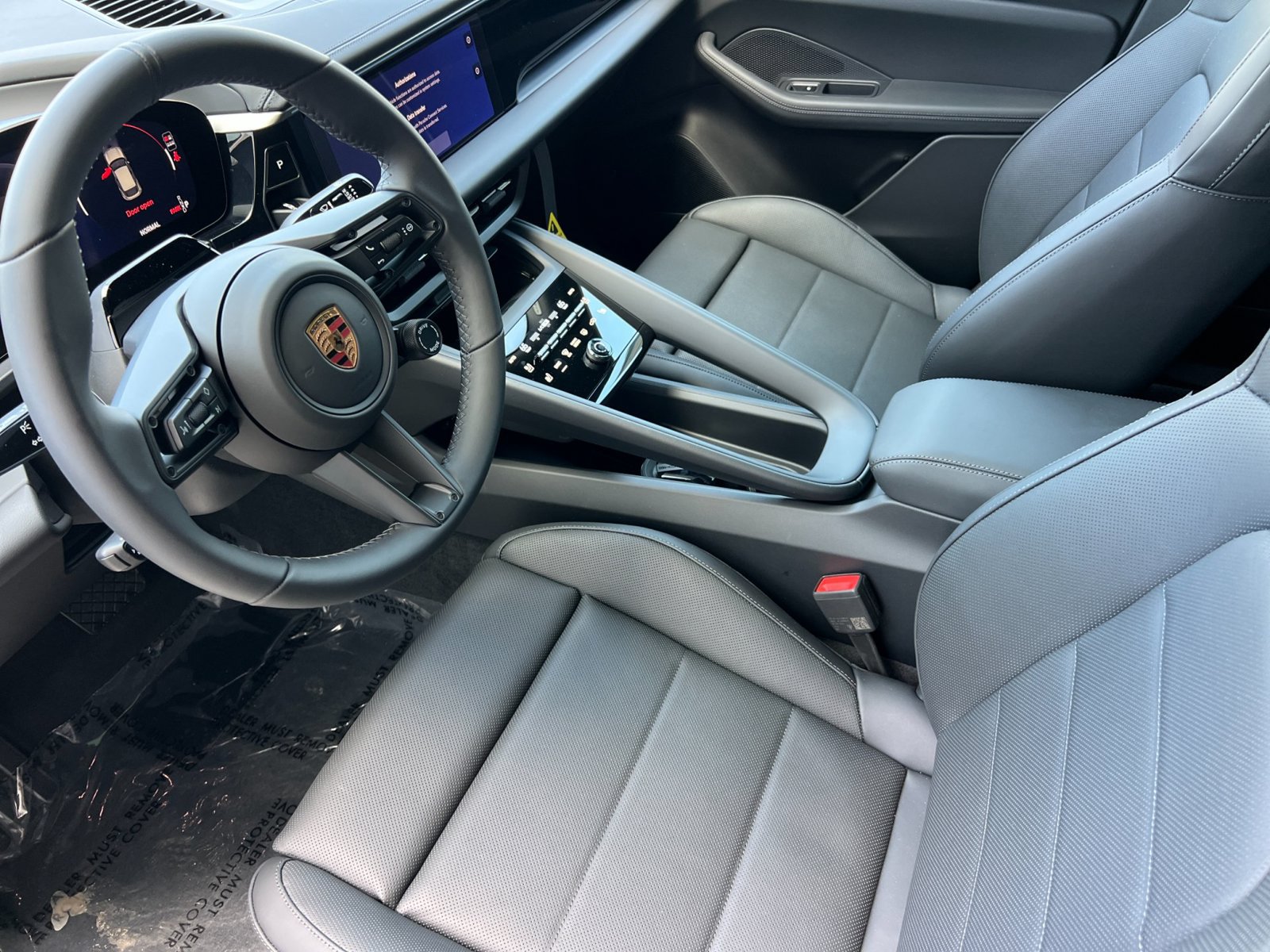 New 2026 Porsche Macan 4 Electric AWD/4WD image 4