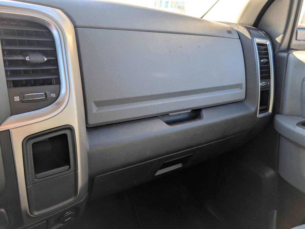 Used 2014 RAM 2500 SLT image 28