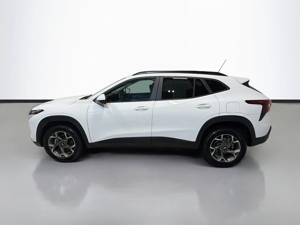 Used 2025 Chevrolet Trax LT w/ Driver Confidence Package FWD image 6