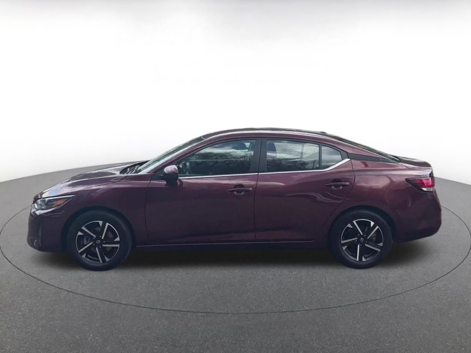 Used 2024 Nissan Sentra SV FWD image 9