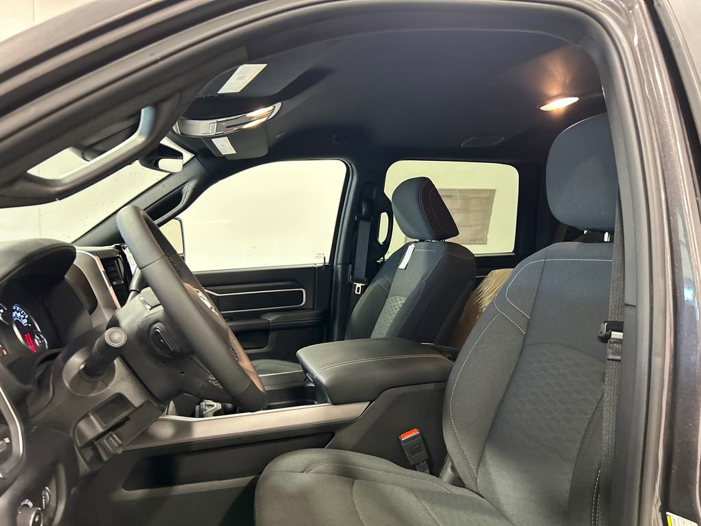 New 2025 RAM 2500 Big Horn AWD/4WD image 16