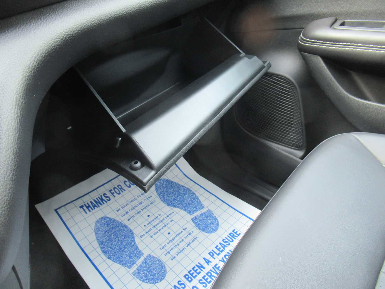 New 2026 Chrysler Voyager LX image 34