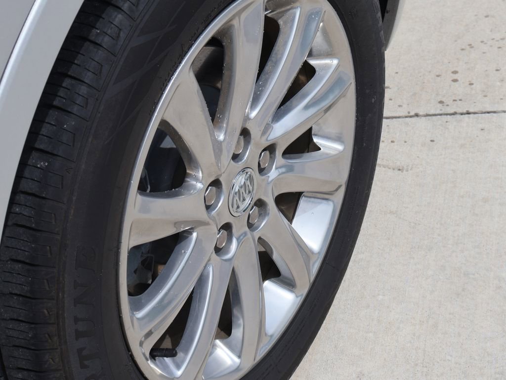Used 2019 Buick Envision Essence FWD image 39