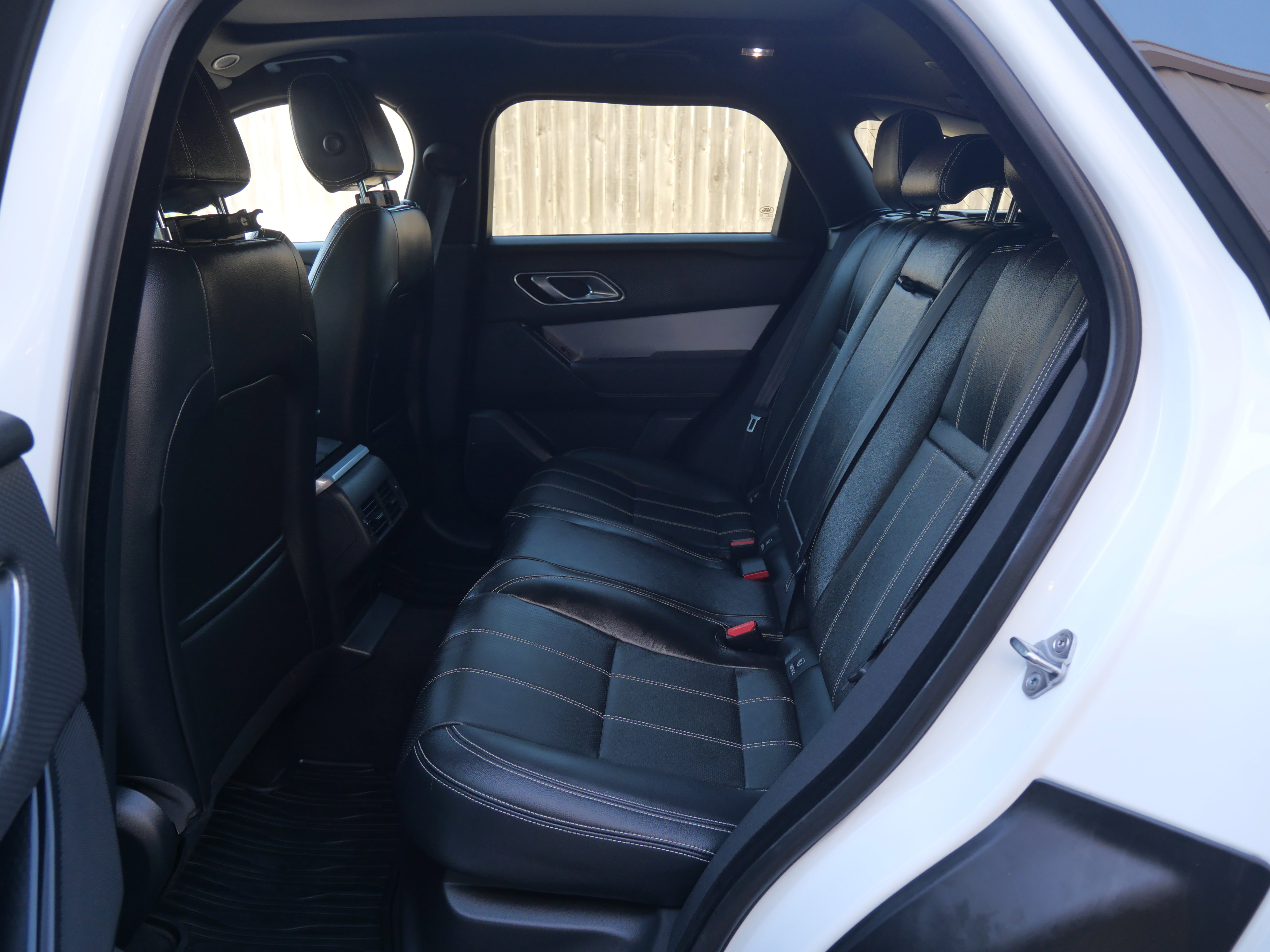 Used 2022 Land Rover Range Rover Velar R-Dynamic S image 10