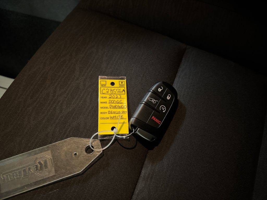 Used 2023 Dodge Durango GT image 32