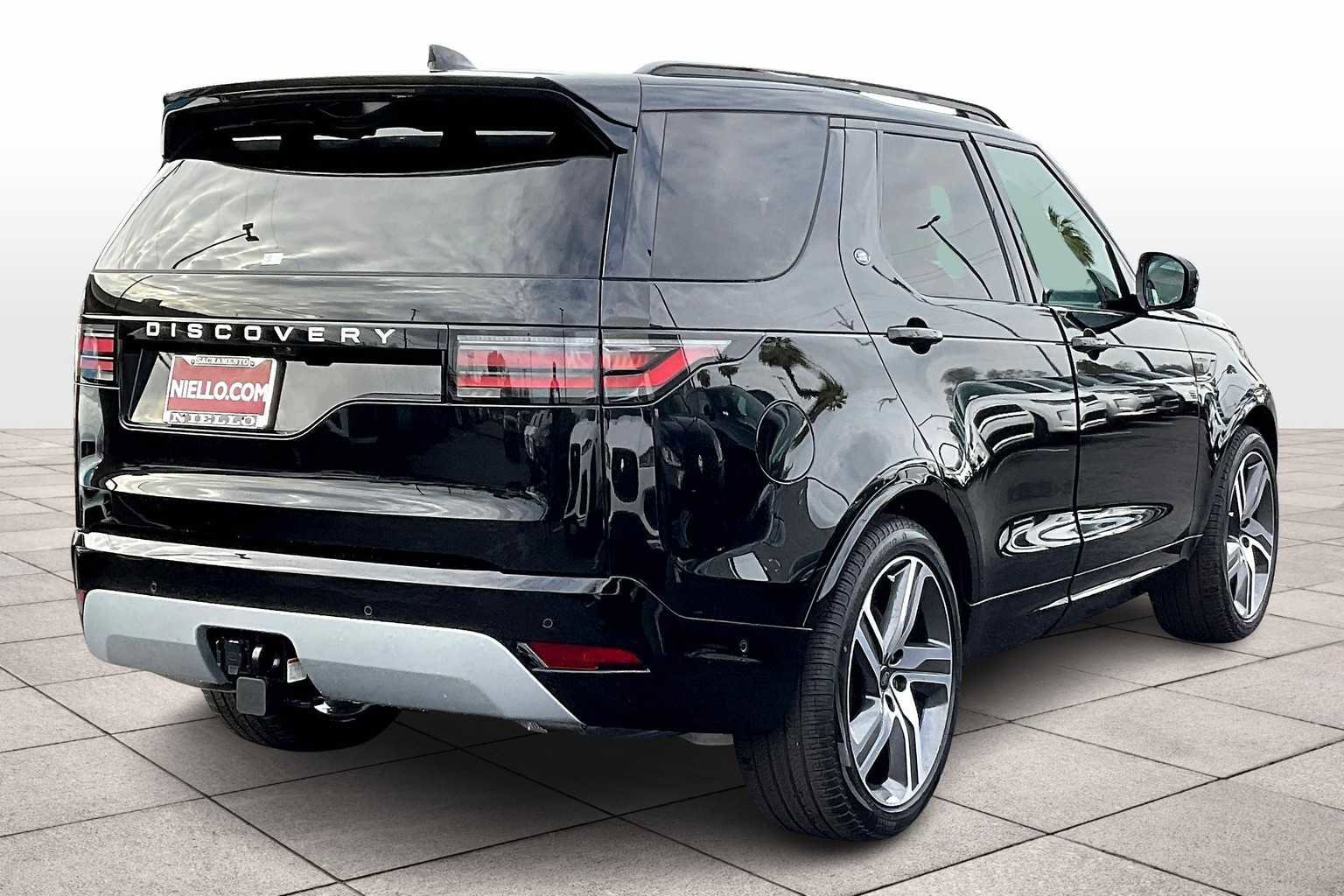 New 2025 Land Rover Discovery Metropolitan Edition image 4