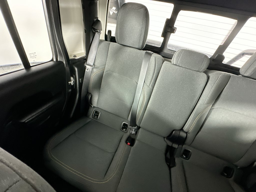 Used 2024 Jeep Gladiator Sport AWD/4WD image 12