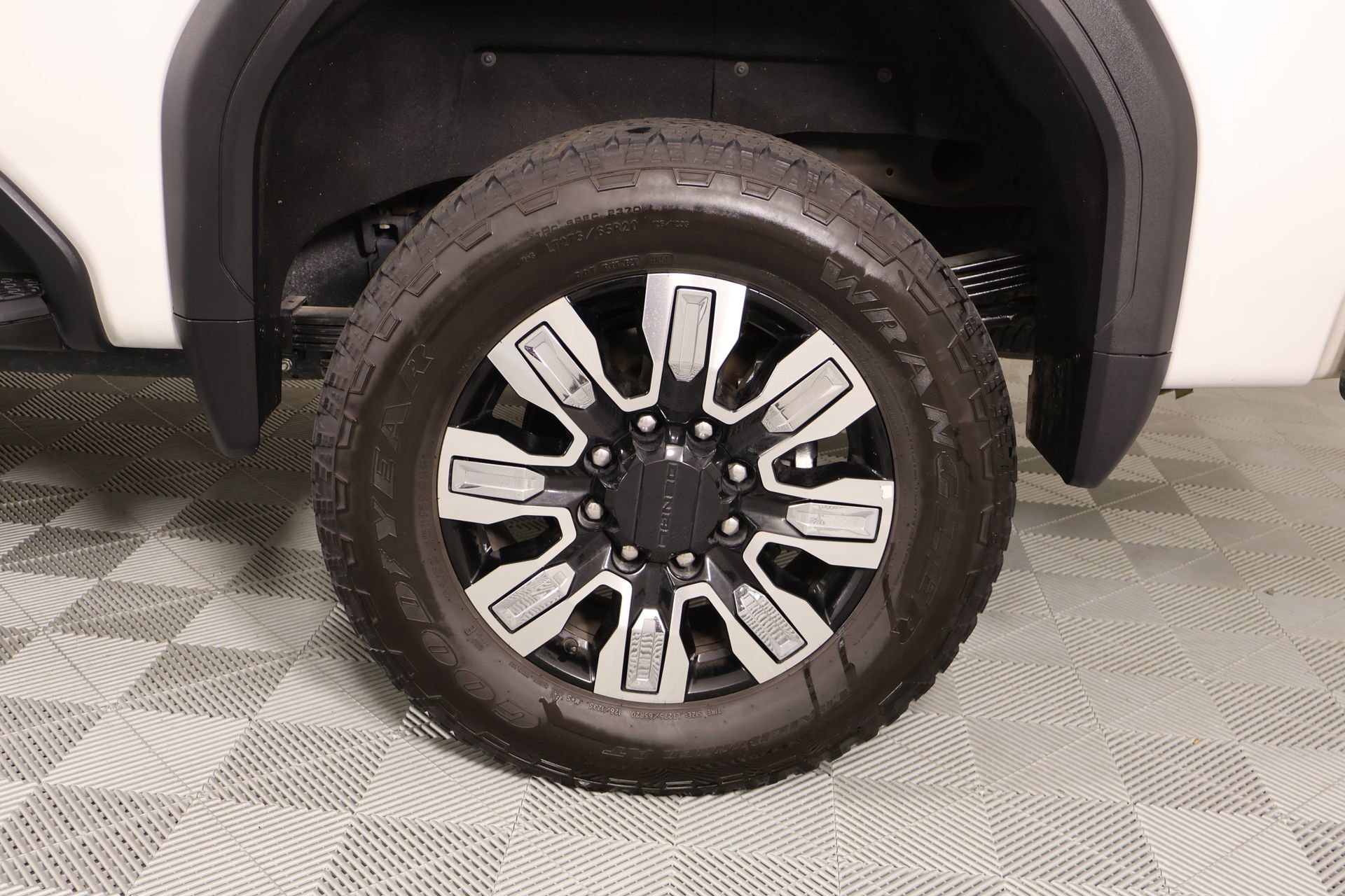 Used 2025 GMC Sierra 2500 Denali AWD/4WD image 19