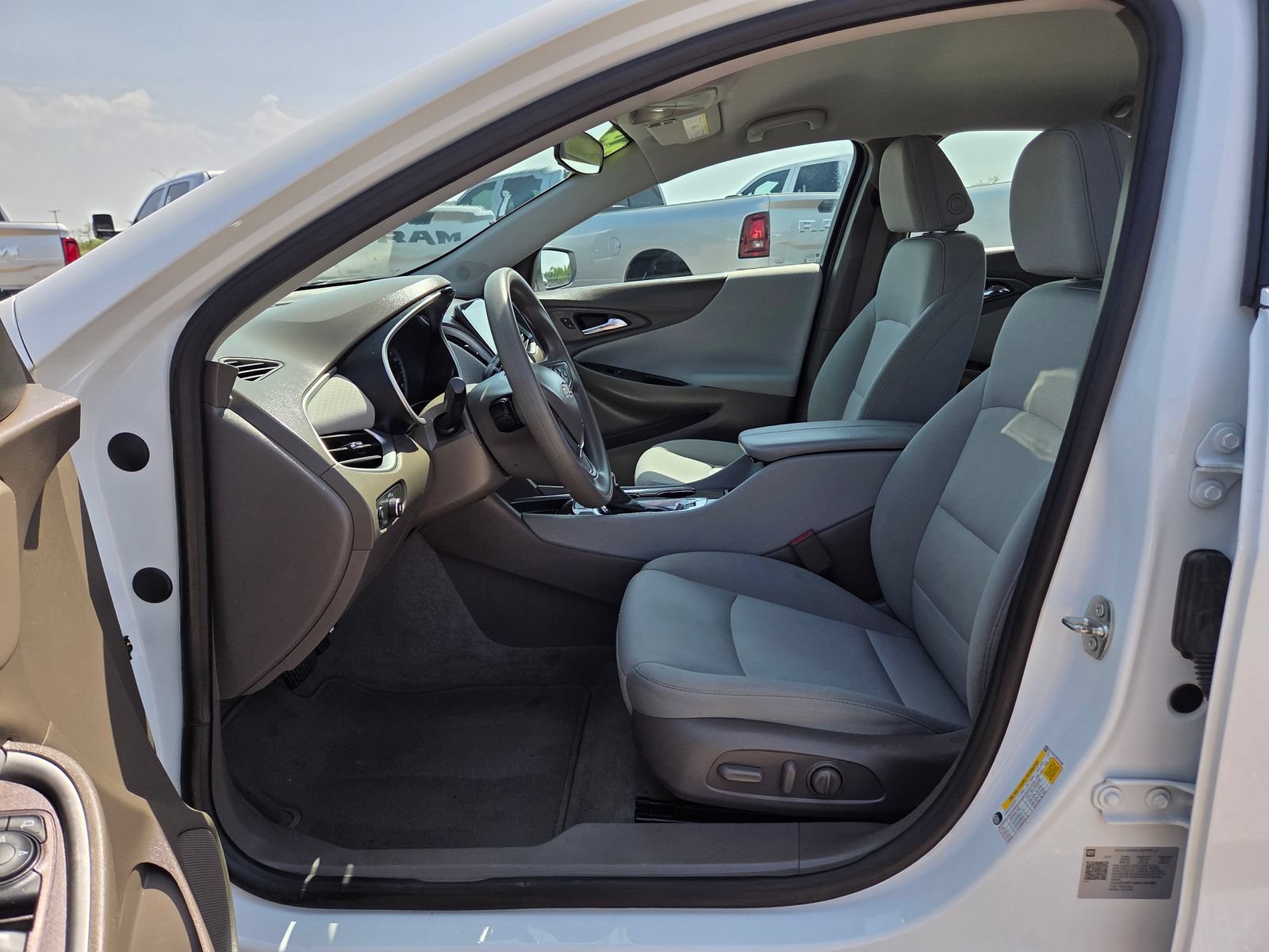 Used 2024 Chevrolet Malibu LT FWD image 13