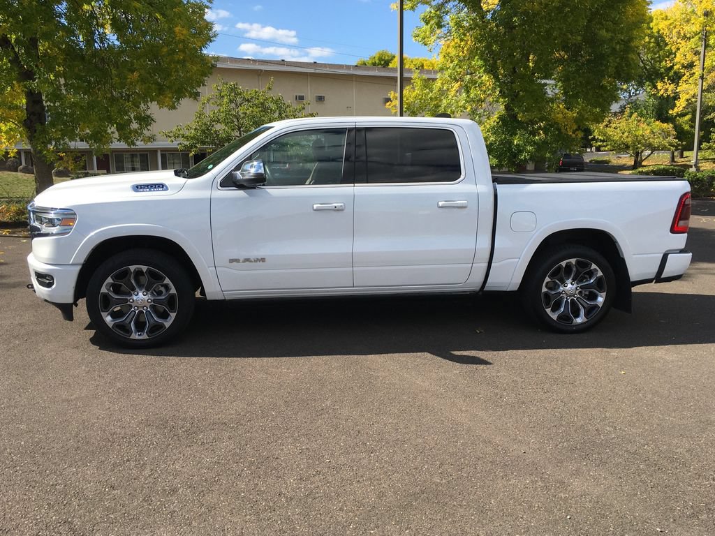 Used 2024 RAM 1500 Limited AWD/4WD image 3