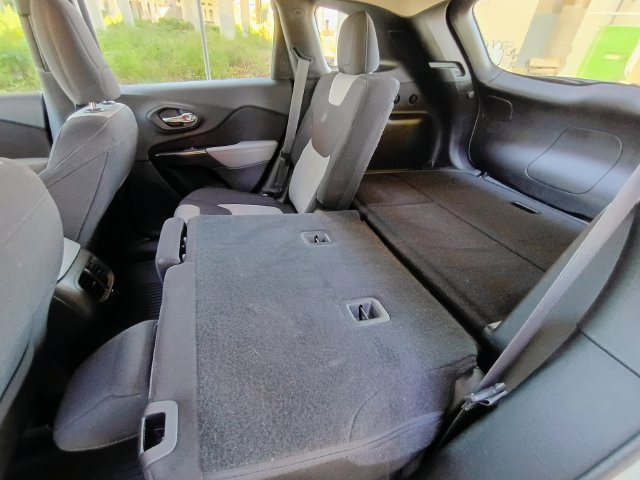 Used 2014 Jeep Cherokee Sport FWD image 63