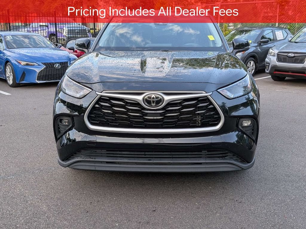 Used 2022 Toyota Highlander XLE FWD image 10