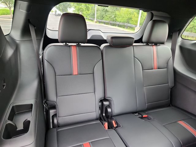 New 2027 Chevrolet Traverse RS w/ LPO, Floor Liner Package FWD image 18