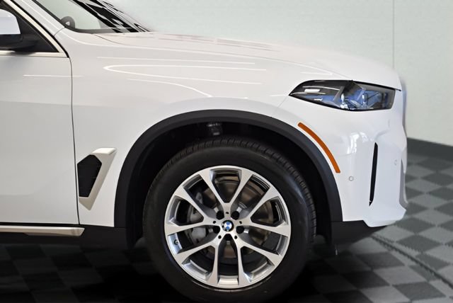 New 2026 BMW X5 xDrive40i w/ Premium Package AWD/4WD image 13
