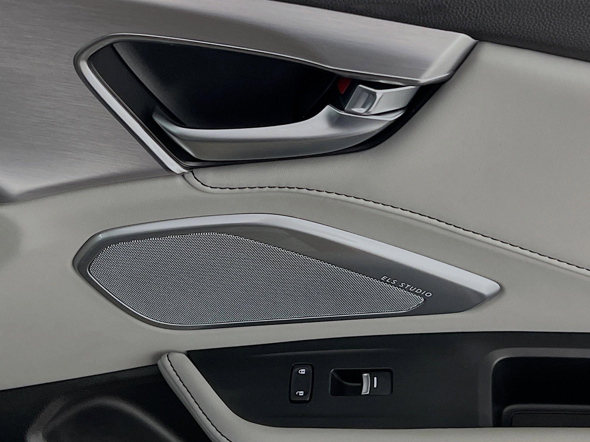 Used 2024 Acura RDX w/ Technology Package image 32