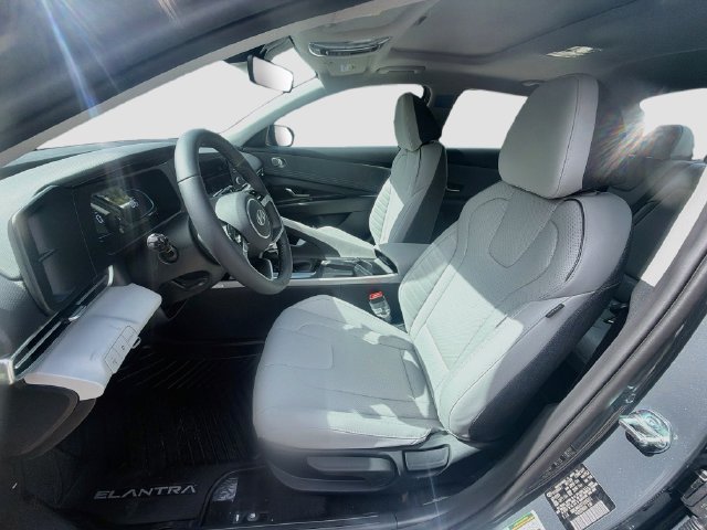New 2026 Hyundai Elantra SEL Sport FWD image 21