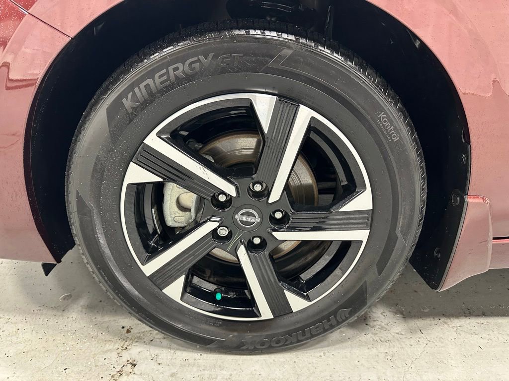 Used 2025 Nissan Sentra SV FWD image 60
