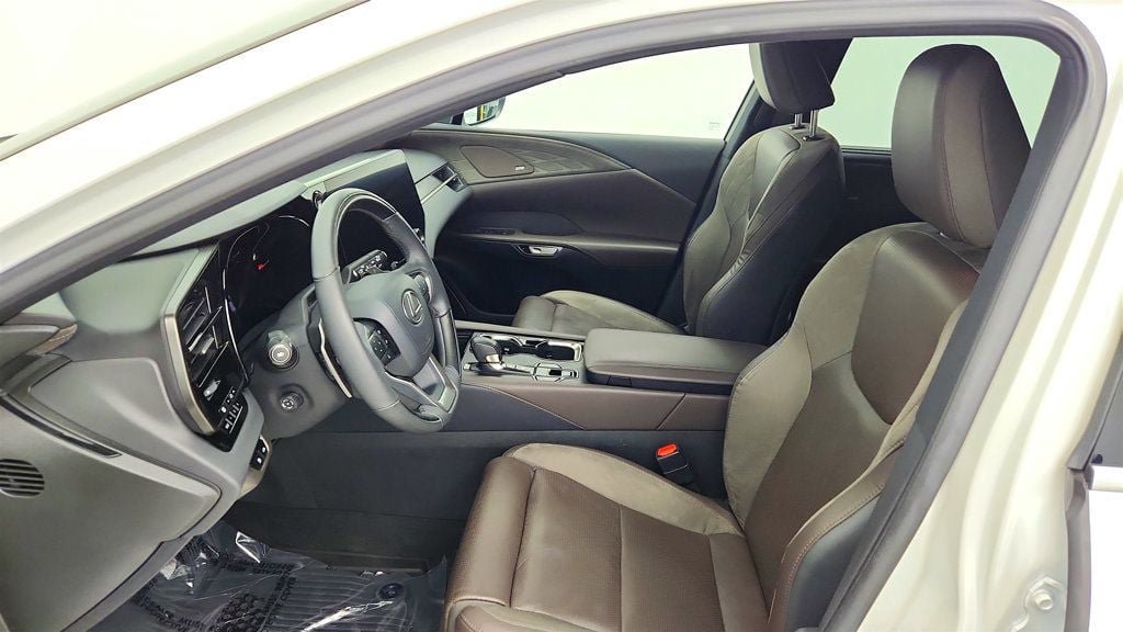 Used 2023 Lexus RX 350 FWD w/ Accessory Package (K3) image 19