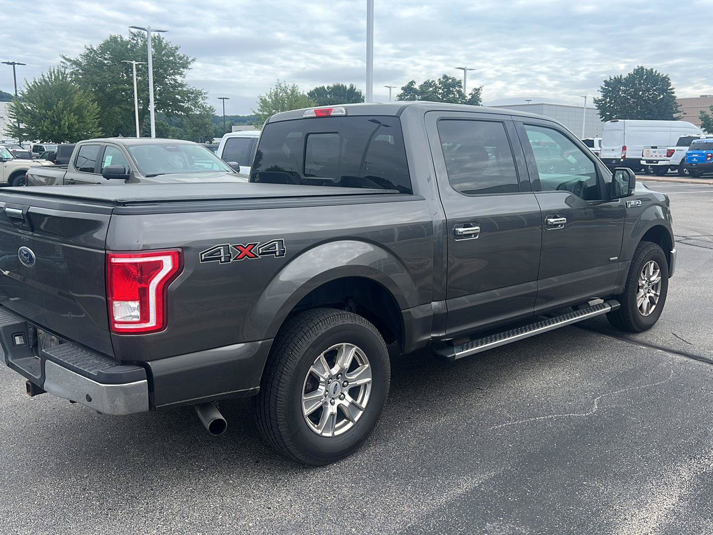 Used 2017 Ford F150 XLT w/ Equipment Group 302A Luxury AWD/4WD image 6