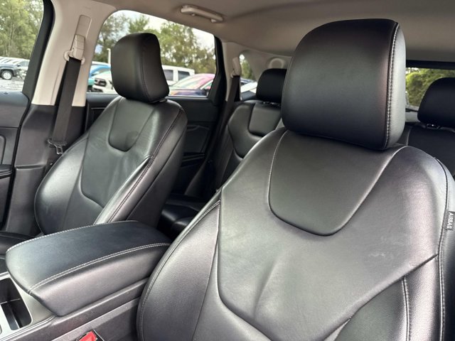 Used 2022 Ford Edge Titanium AWD/4WD image 12