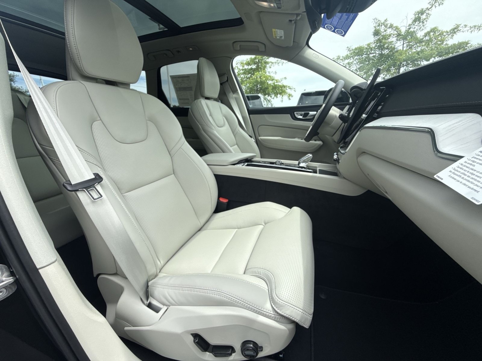 New 2026 Volvo XC60 T8 Ultra w/ Protection Package Premier AWD/4WD image 27