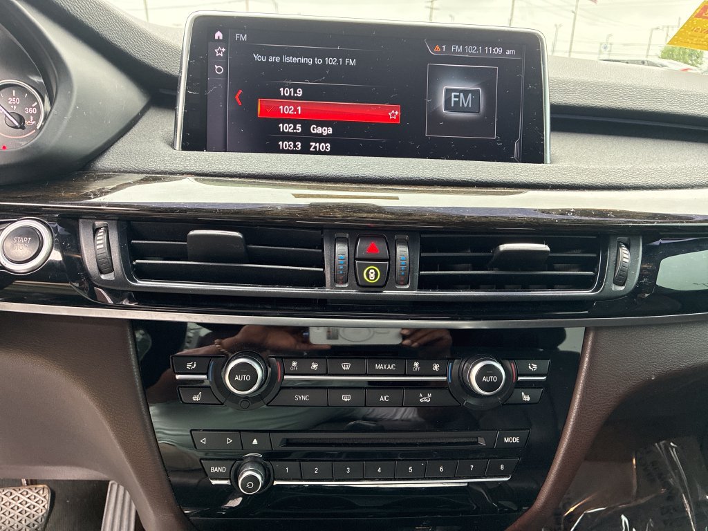 Used 2018 BMW X5 xDrive40e AWD/4WD image 16