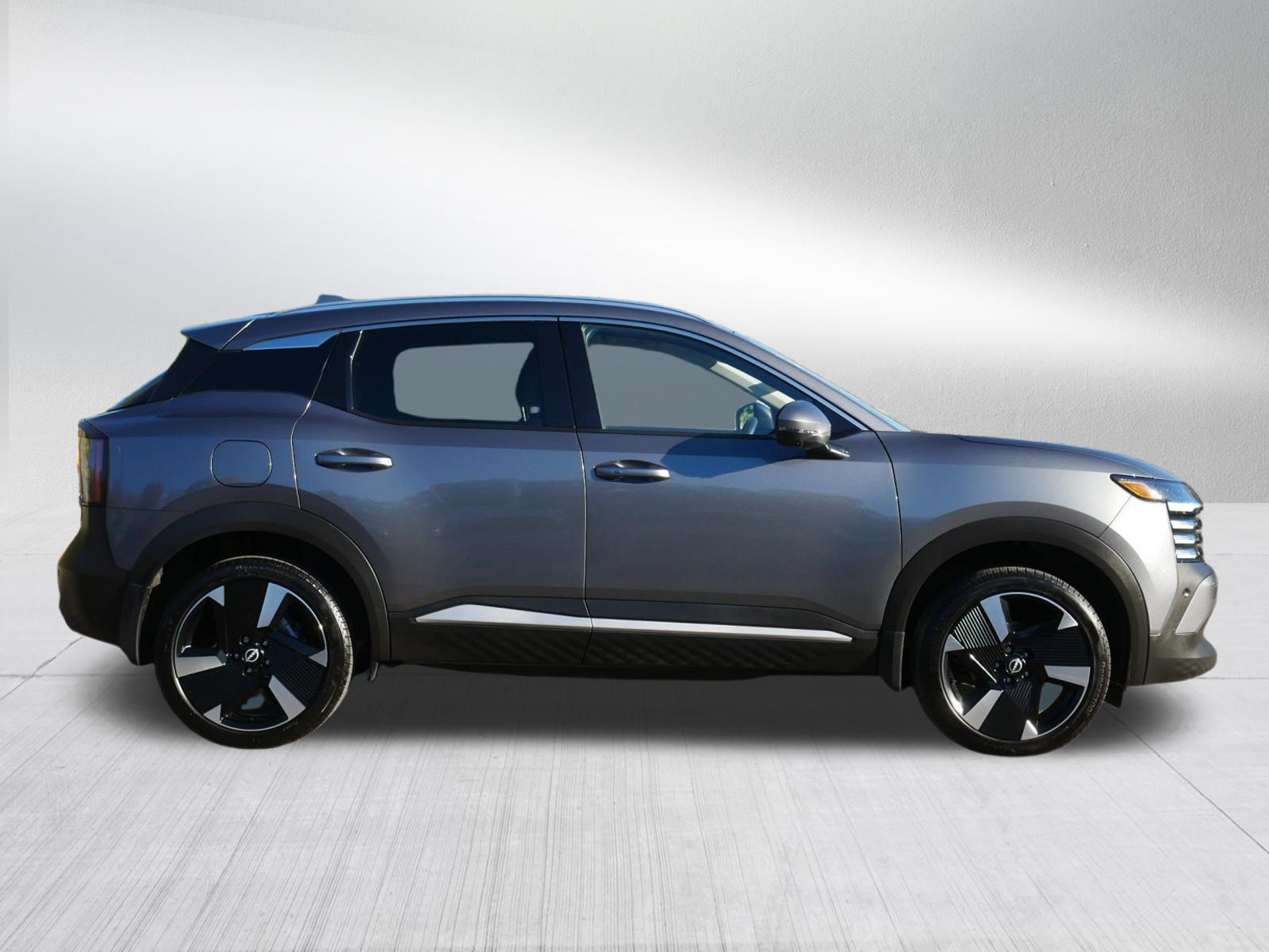Certified 2025 Nissan Kicks SR AWD/4WD image 8