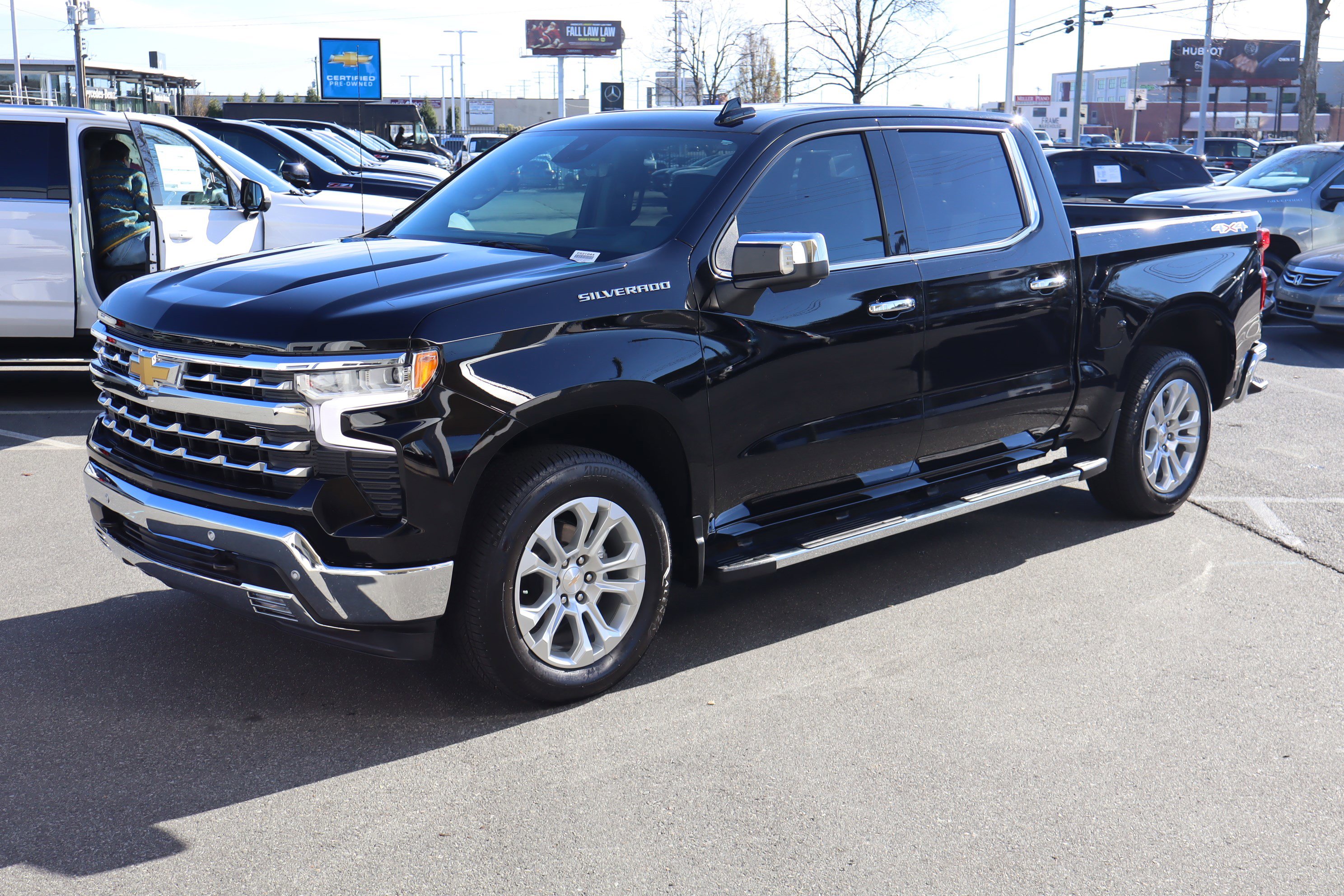 Used 2024 Chevrolet Silverado 1500 LTZ w/ Technology Package image 5