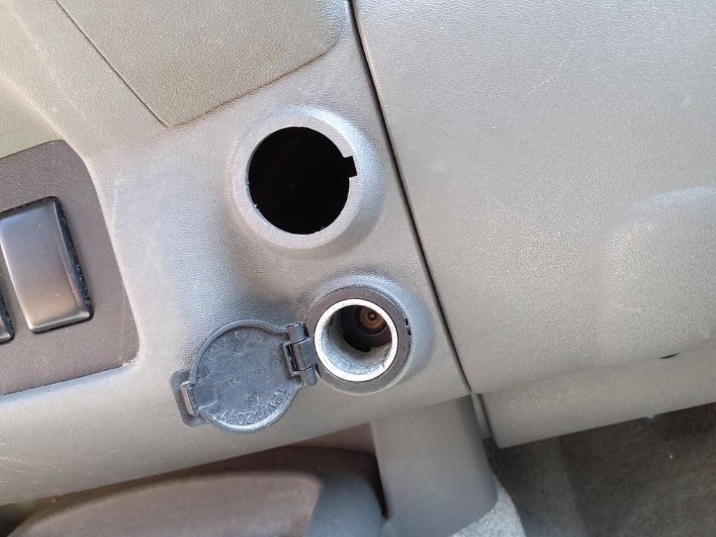 Used 2013 Nissan Frontier S image 23