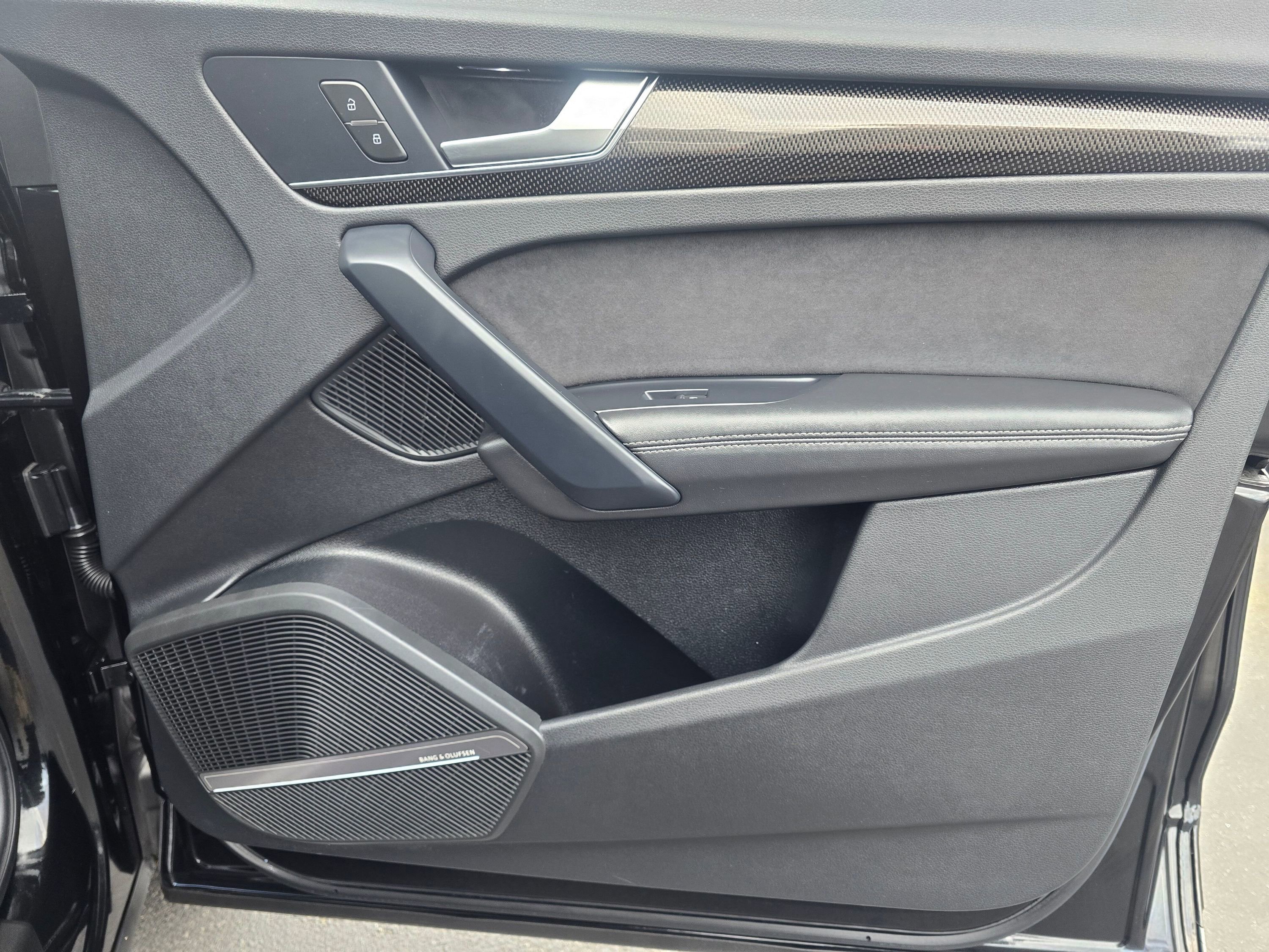 Used 2023 Audi SQ5 Premium Plus w/ Premium Plus Package image 28