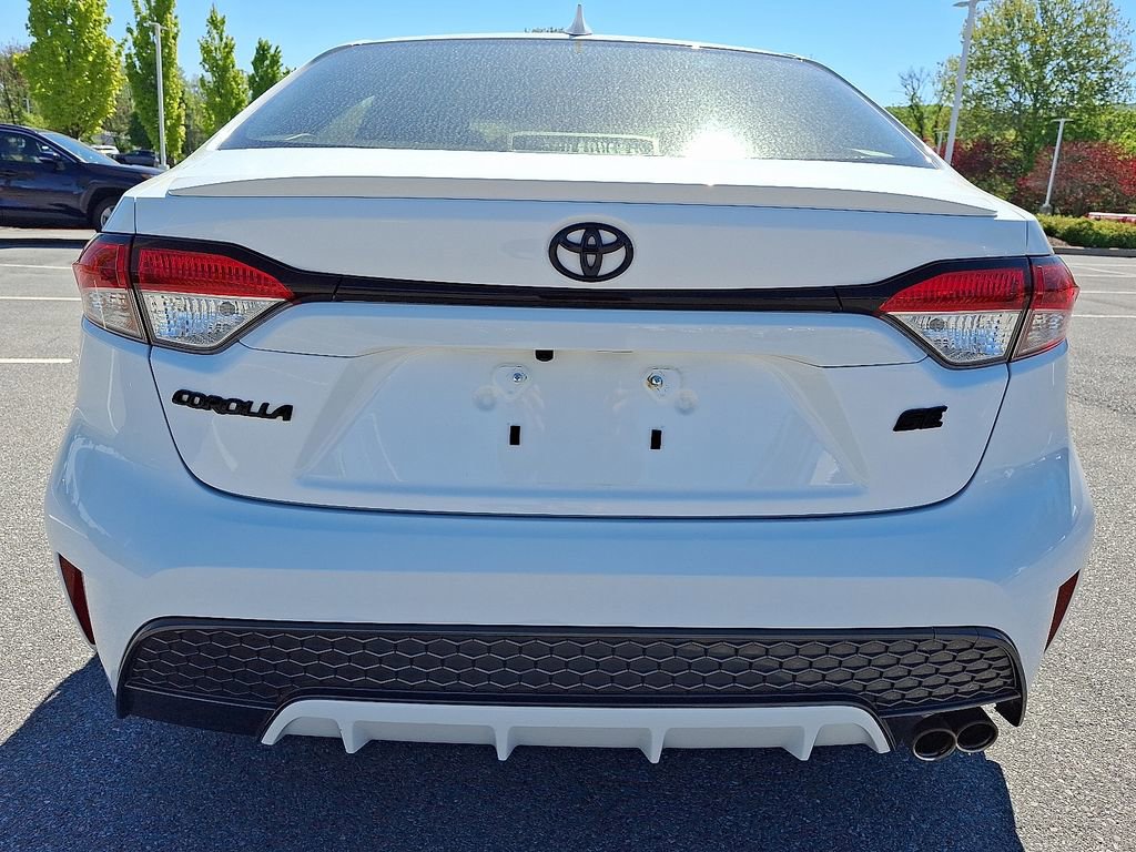 Used 2022 Toyota Corolla SE w/ SE Premium Package FWD image 9