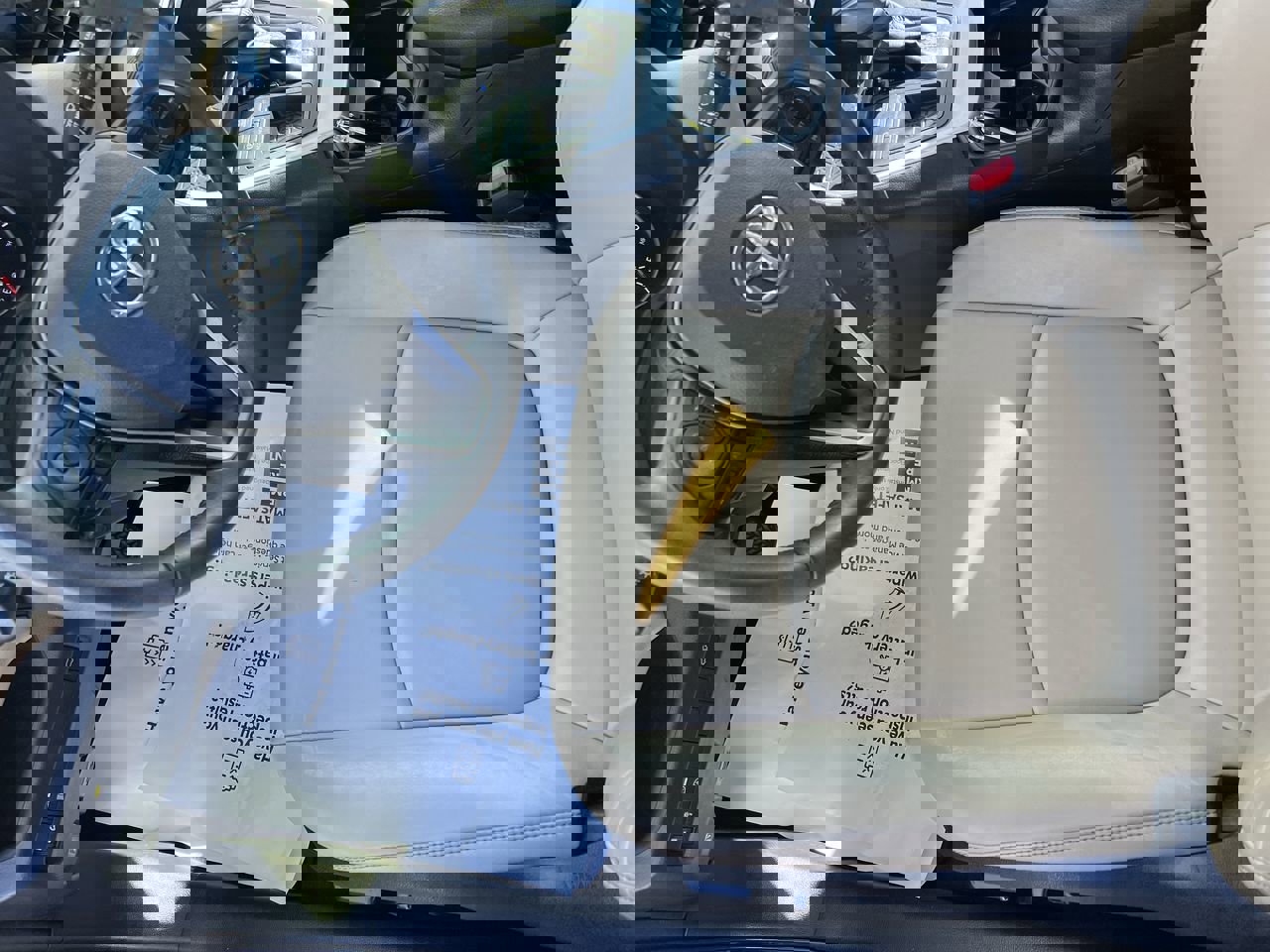 Used 2021 Toyota RAV4 XLE Premium image 16