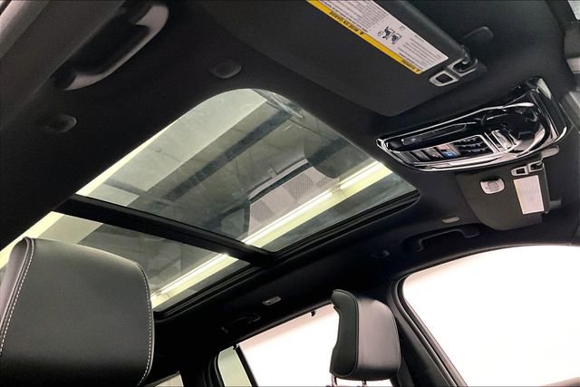 Used 2024 Jeep Grand Cherokee Overland w/ Luxury Tech Group IV image 20