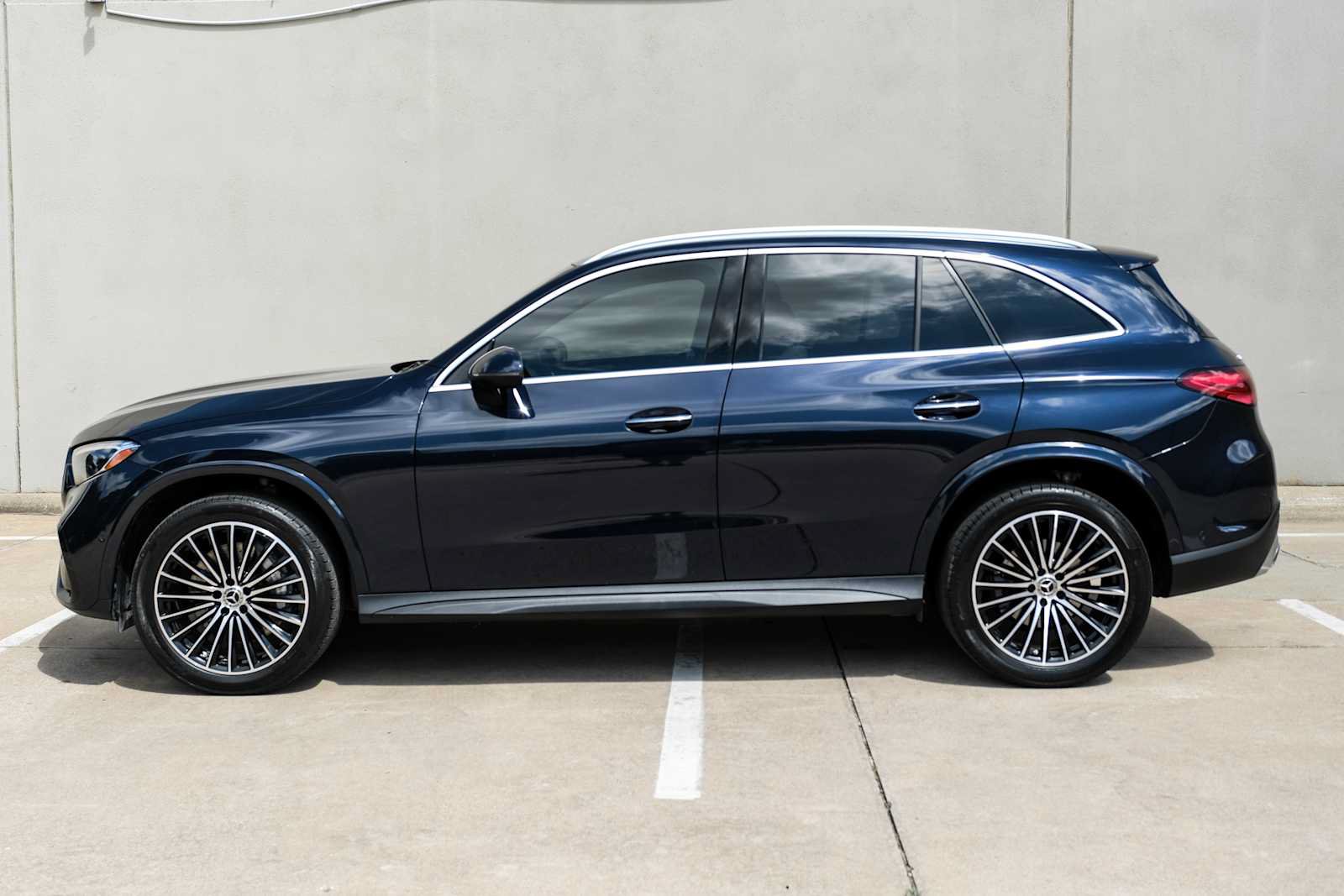 Used 2024 Mercedes-Benz GLC 300 4MATIC image 14