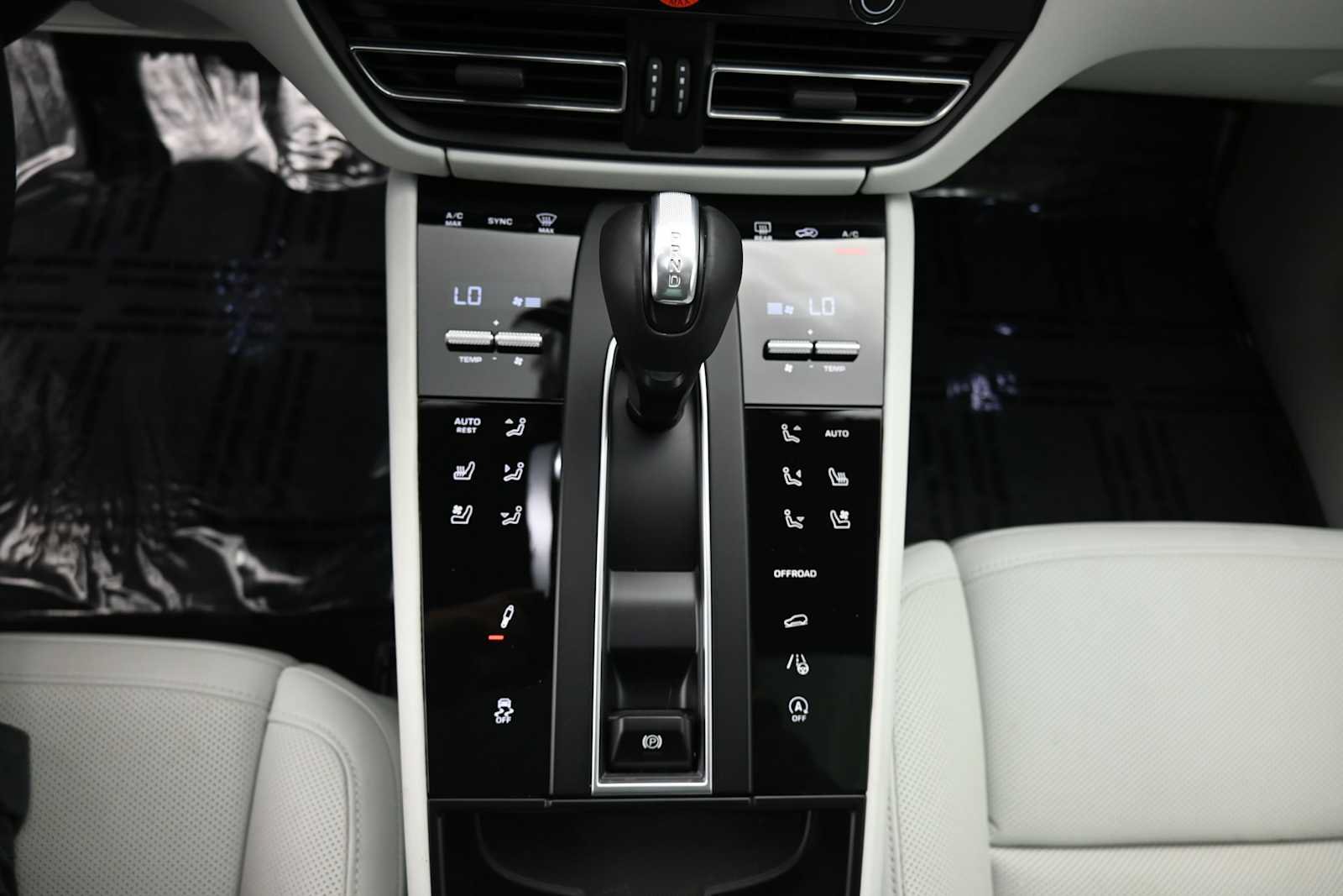 New 2026 Porsche Macan S AWD/4WD image 15