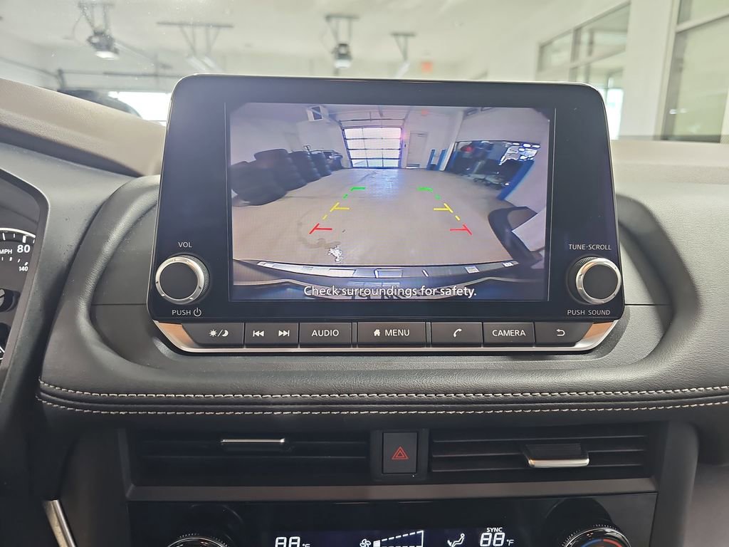 Used 2023 Nissan Rogue SV image 27