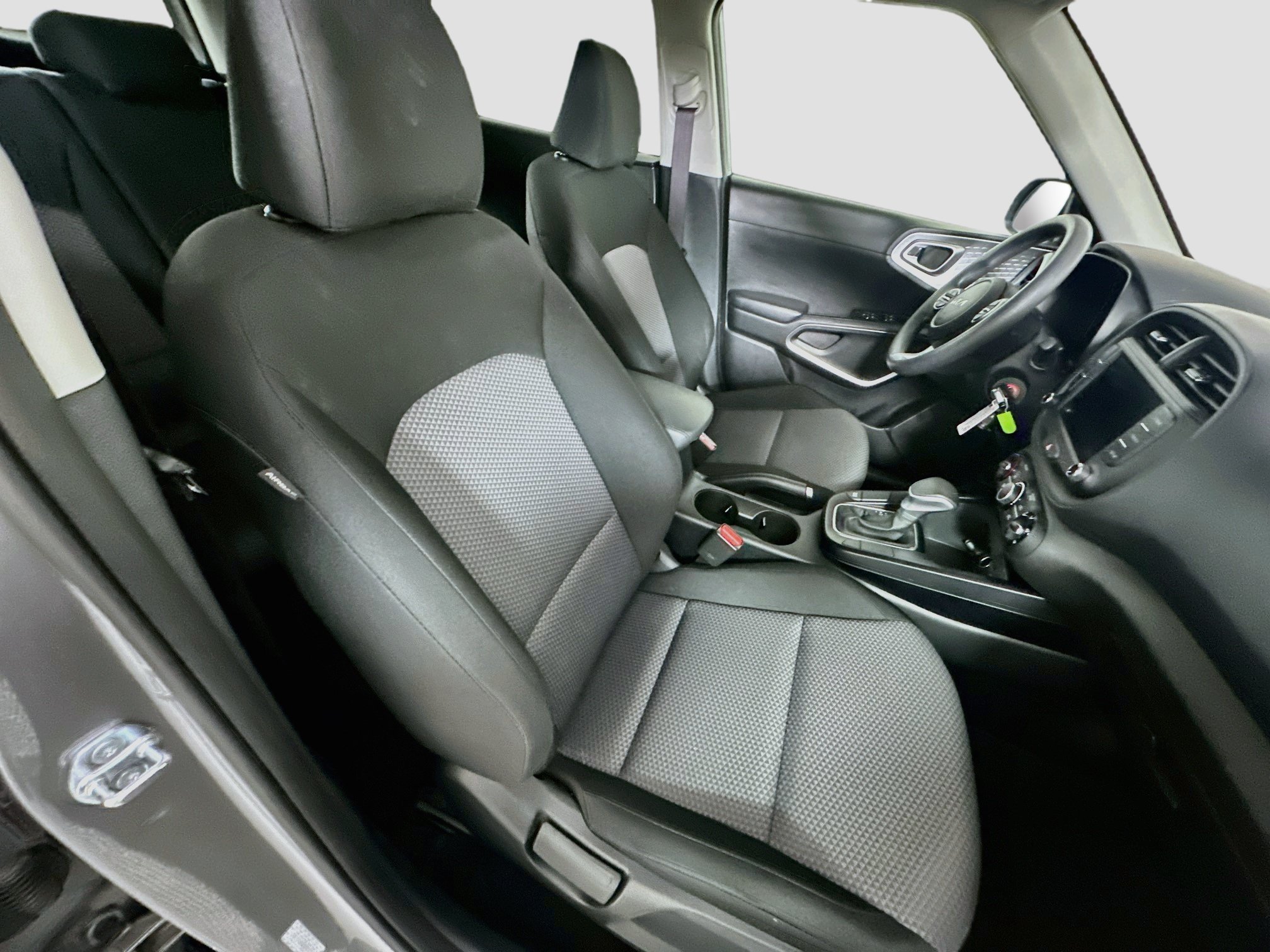 Used 2025 Kia Soul LX w/ LX Technology Package FWD image 29