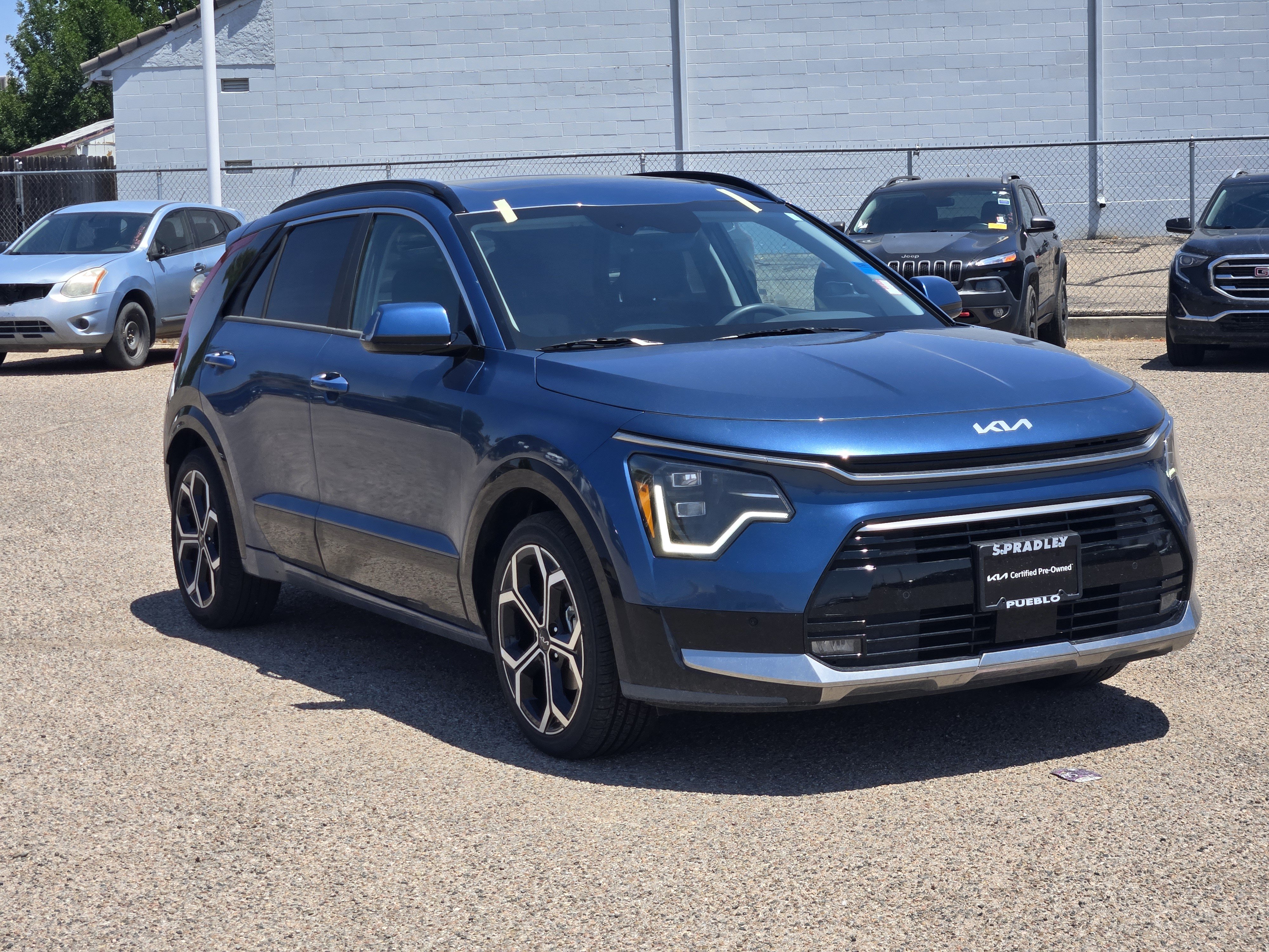 Used 2025 Kia Niro SX Touring FWD image 5