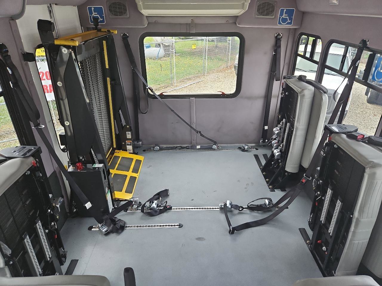 Used 2015 Chevrolet Express 3500 w/ Shuttle Bus Package RWD image 29