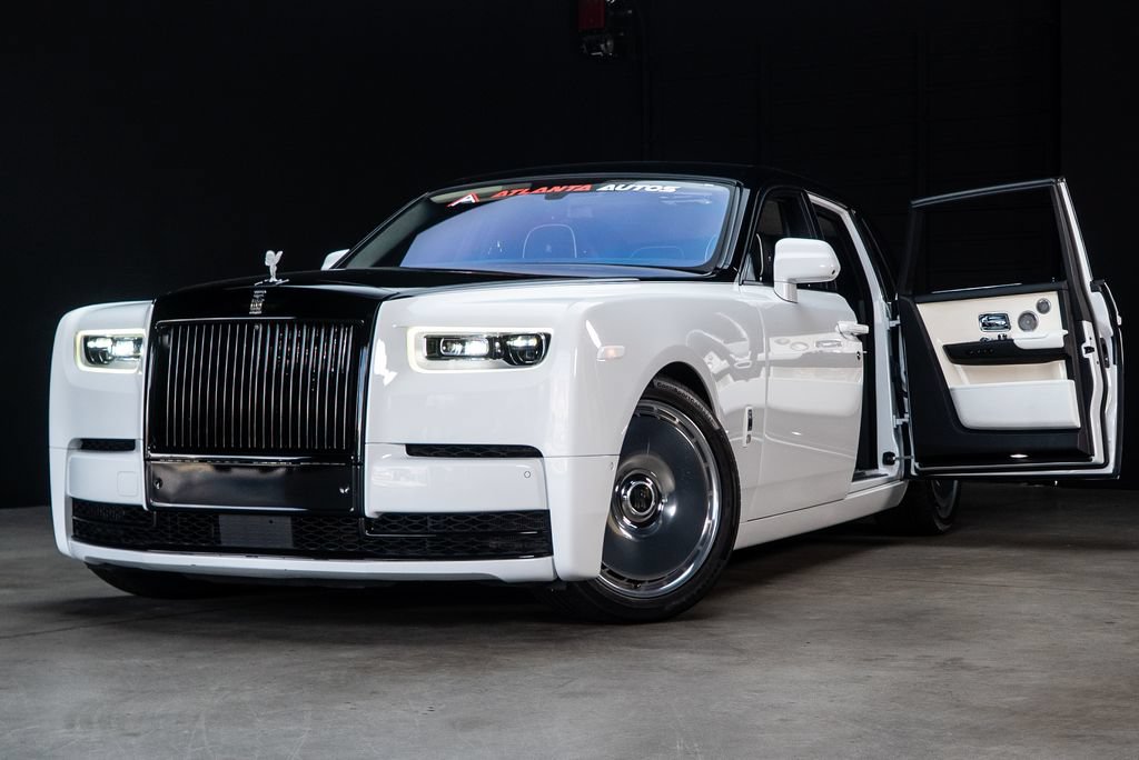 Used 2019 Rolls-Royce Phantom Sedan RWD image 2