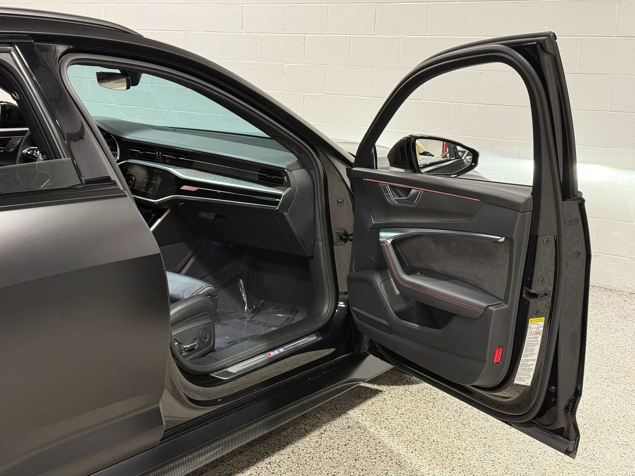 Used 2021 Audi RS 6 w/ Carbon Optic Package image 43