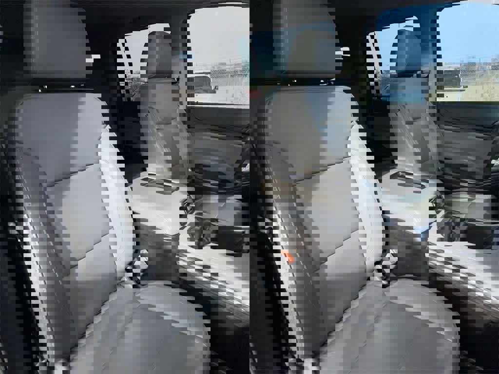 Used 2018 Chevrolet Suburban LT image 14