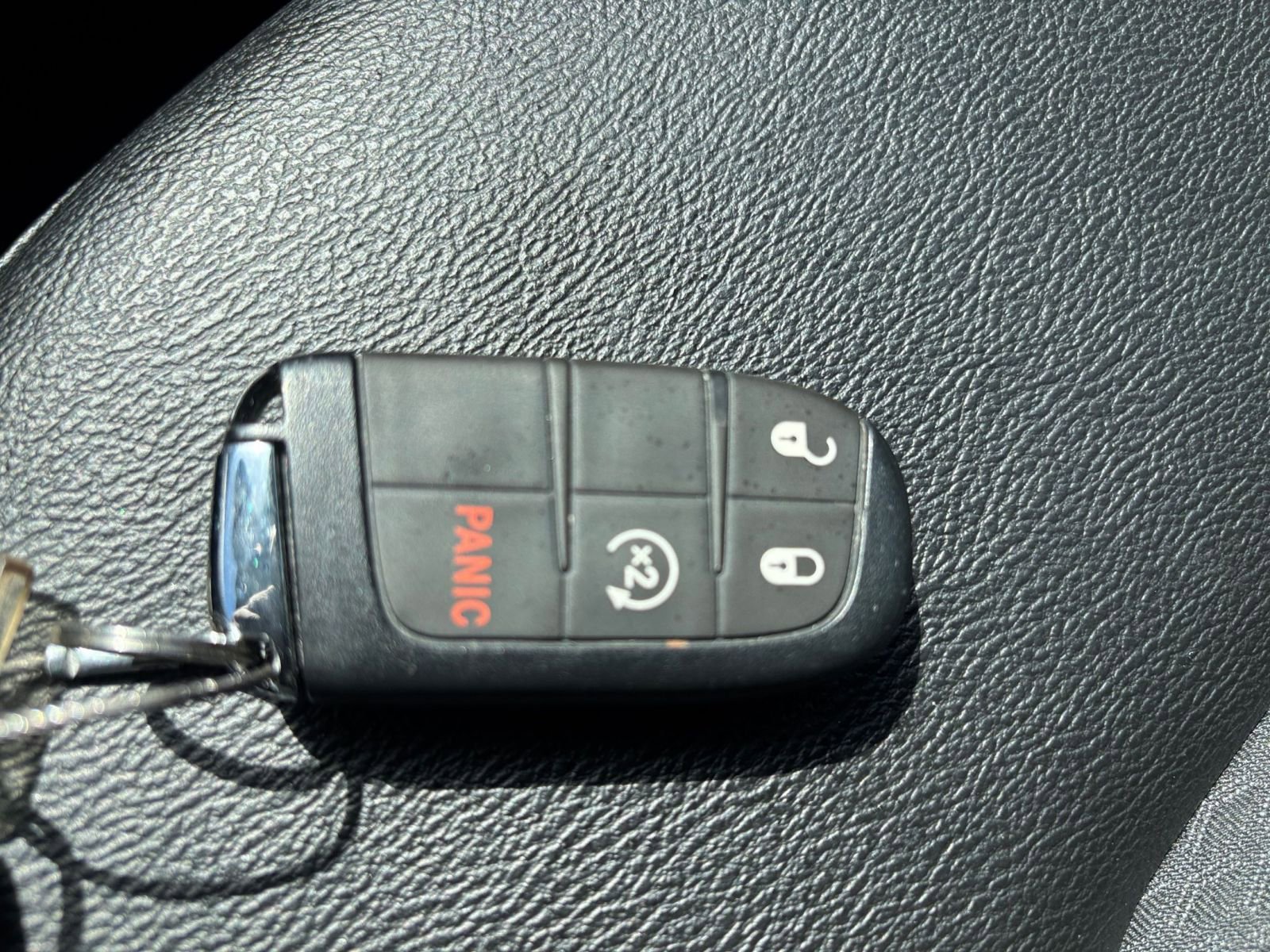 Used 2025 Jeep Compass Latitude image 23