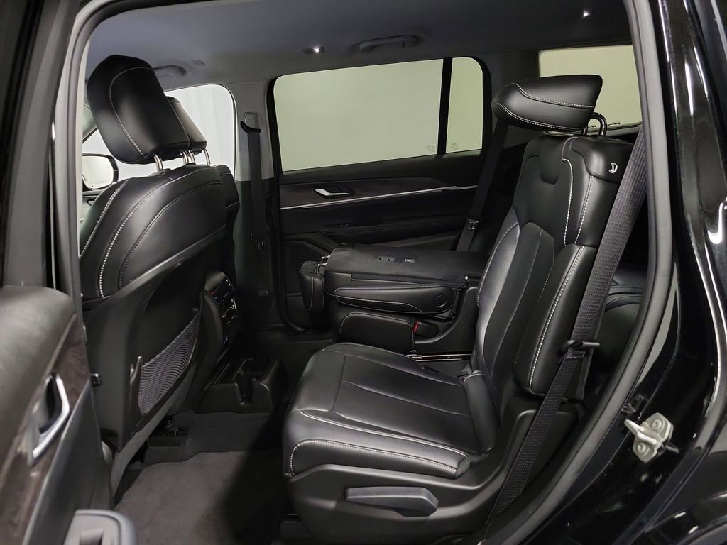 Used 2023 Jeep Grand Cherokee L Limited image 22